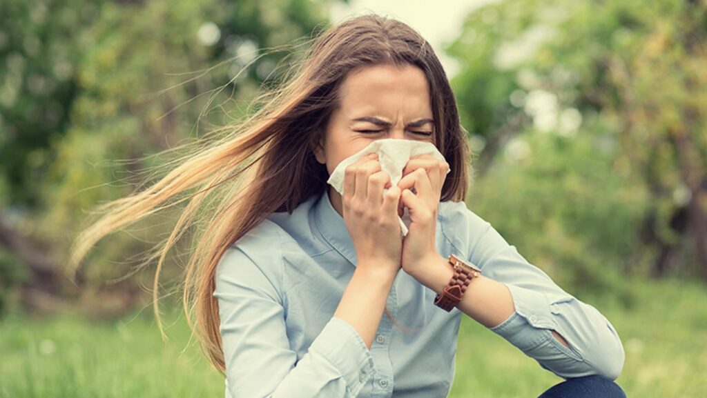 Expert advises islooiites to increase water intake, stay away from green areas ahead of pollen season