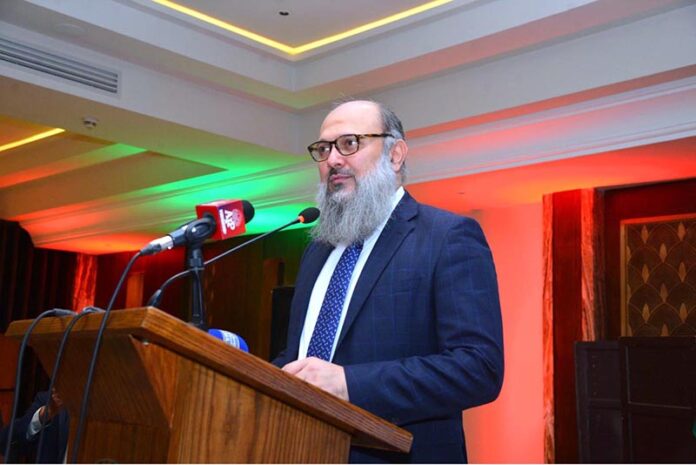 Federal Minister for Commerce, Jam Kamal Khan, met with Secretary-General of the Organization of Islamic Cooperation (OIC) Hissein Brahim Taha in Jeddah to discuss avenues for strengthening economic, trade, and development cooperation among OIC member states